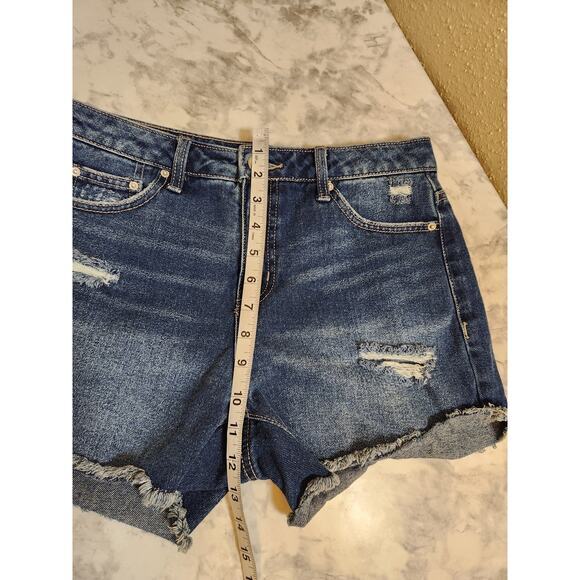 Time and Tru Women's High Rise‎ Distressed Denim Shorts Size 4 - Picture 5 of 6